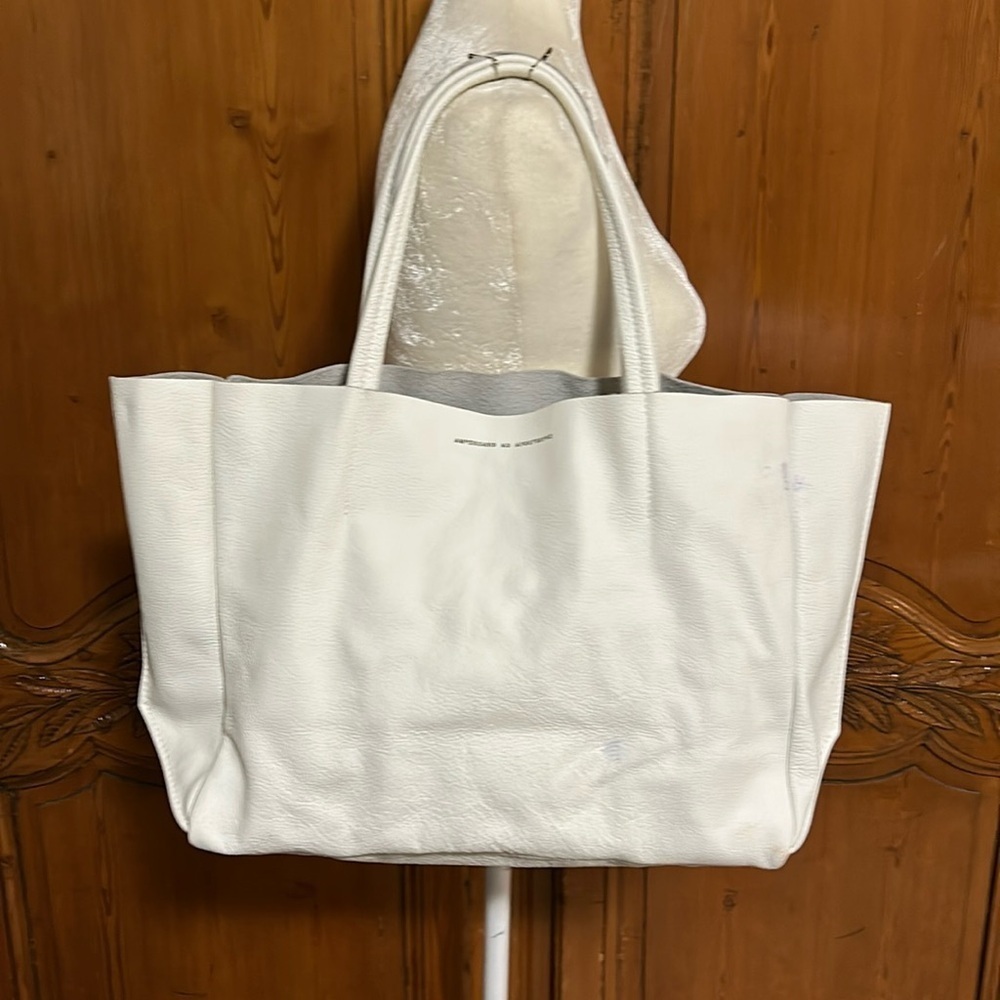Ampersand As Apostrophe White Leather Tote Bag - Picture 5 of 13